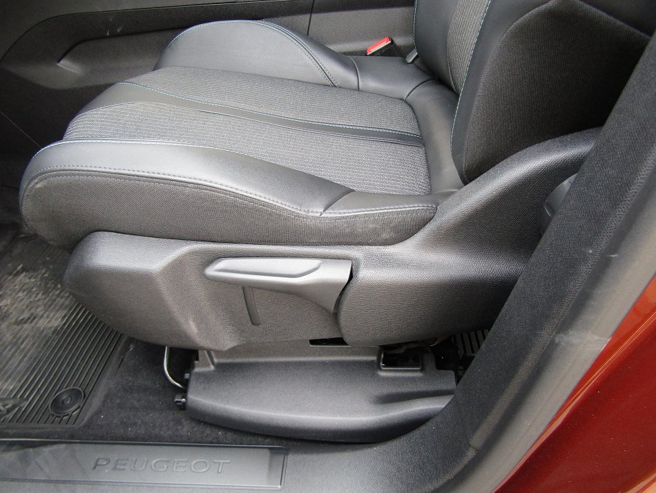 Peugeot 5008 1.2 PT Allure