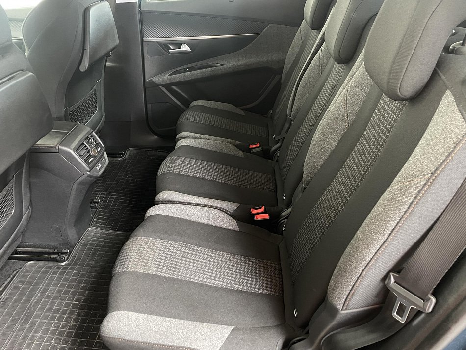 Peugeot 5008 1.2 PT 