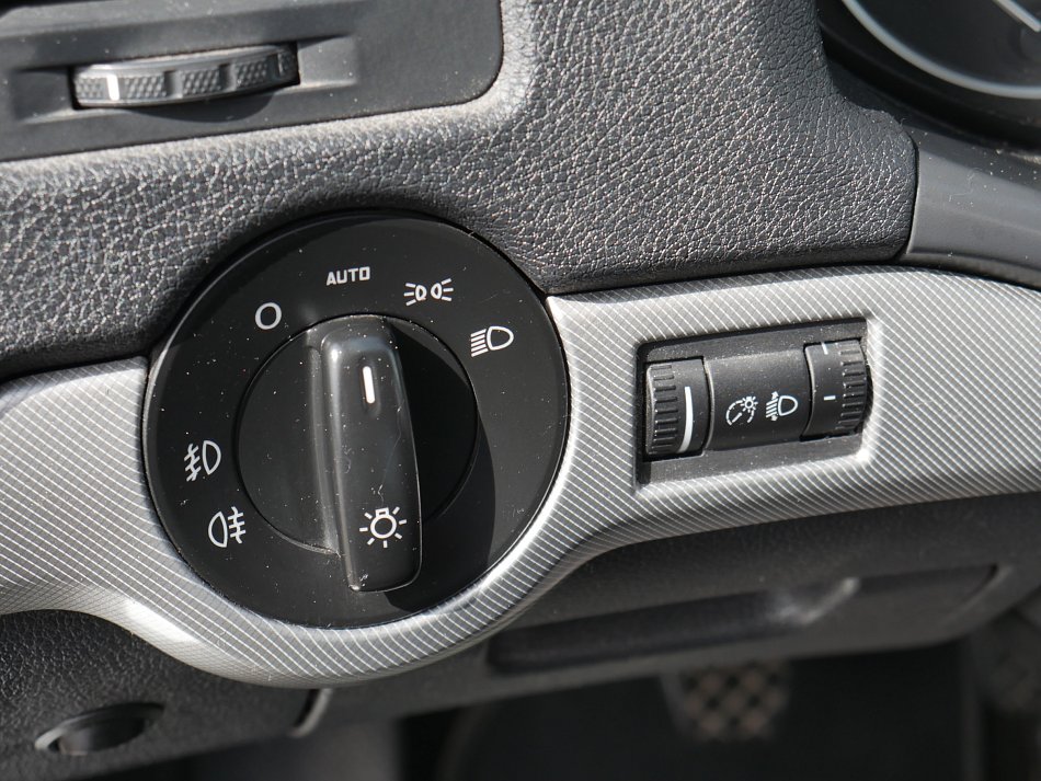 Škoda Octavia II 1.6 TDi Elegance