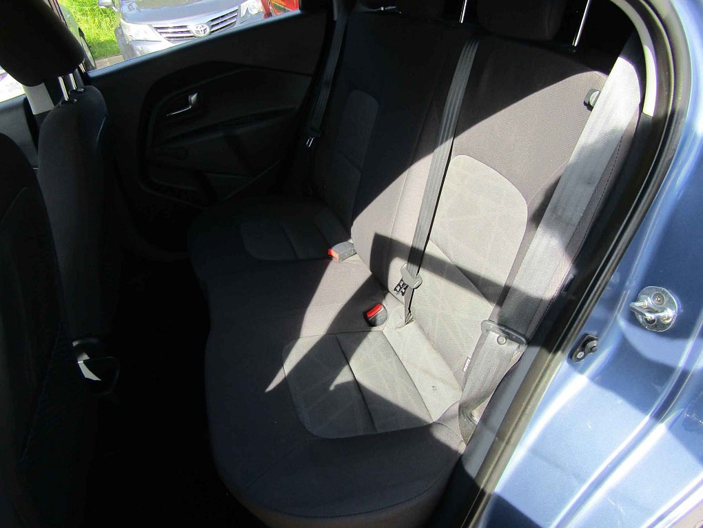 Kia Rio 1.3i 