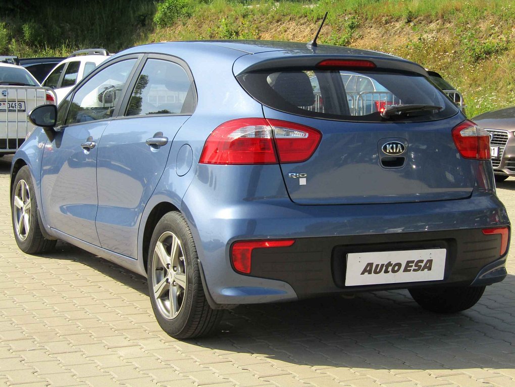 Kia Rio 1.3i 