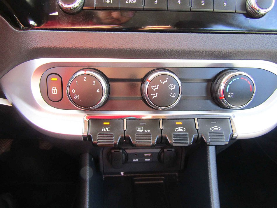Kia Rio 1.3i 