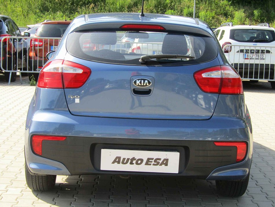 Kia Rio 1.3i 