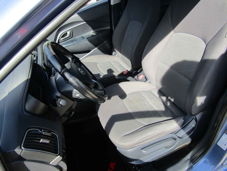 Kia Rio 1.3i 
