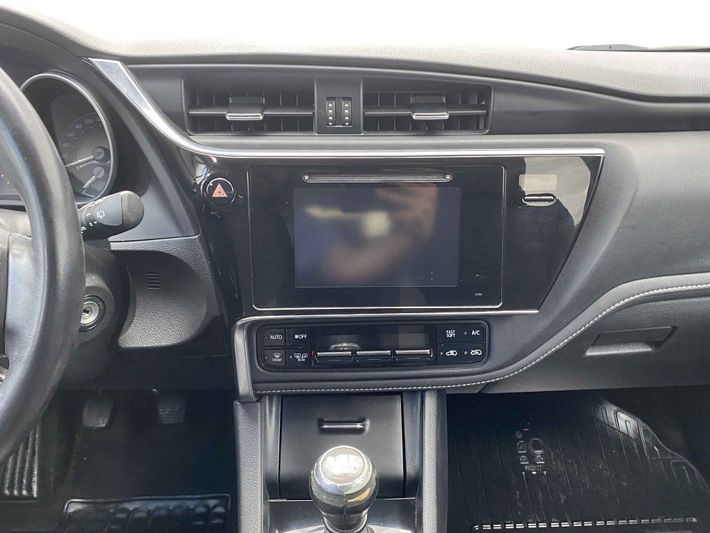 Toyota Auris 1.2 i 