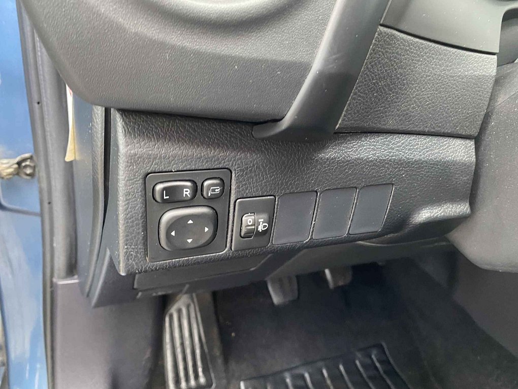 Toyota Auris 1.2 i 