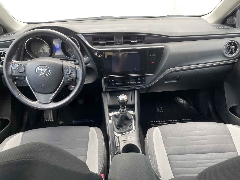 Toyota Auris 1.2 i 