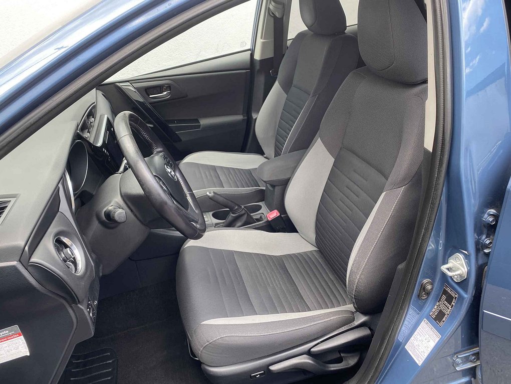 Toyota Auris 1.2 i 