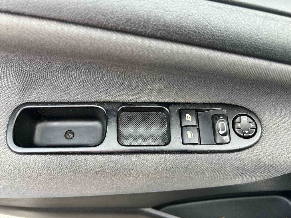 Peugeot 207 1.4 16V 