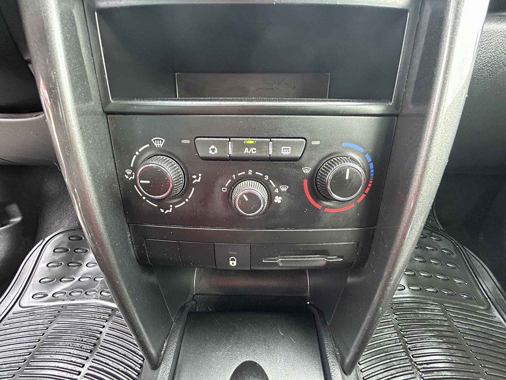 Peugeot 207 1.4 16V 