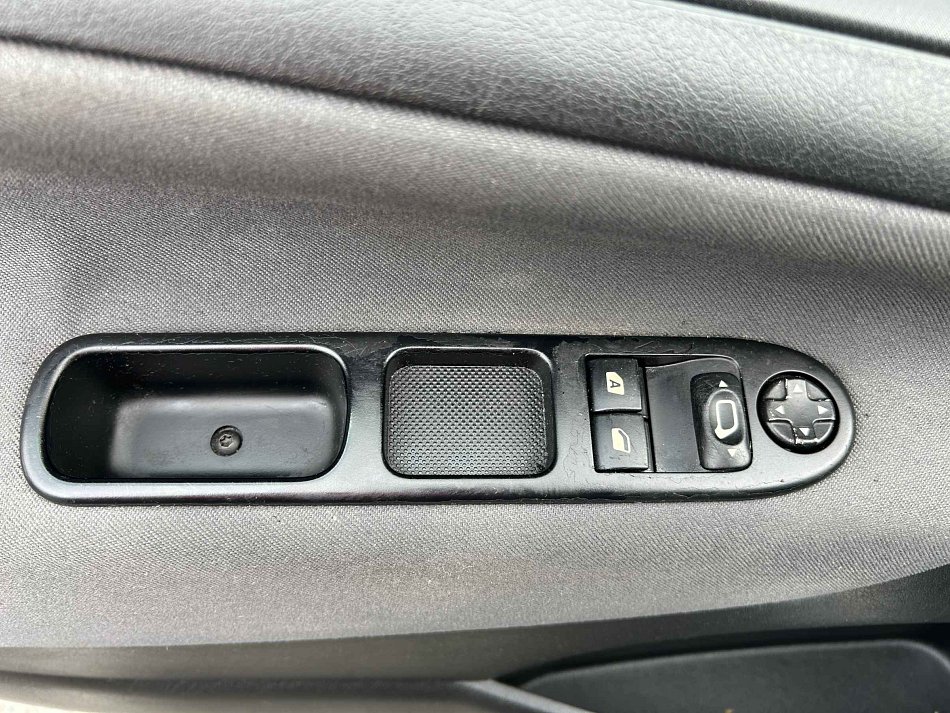 Peugeot 207 1.4 16V 
