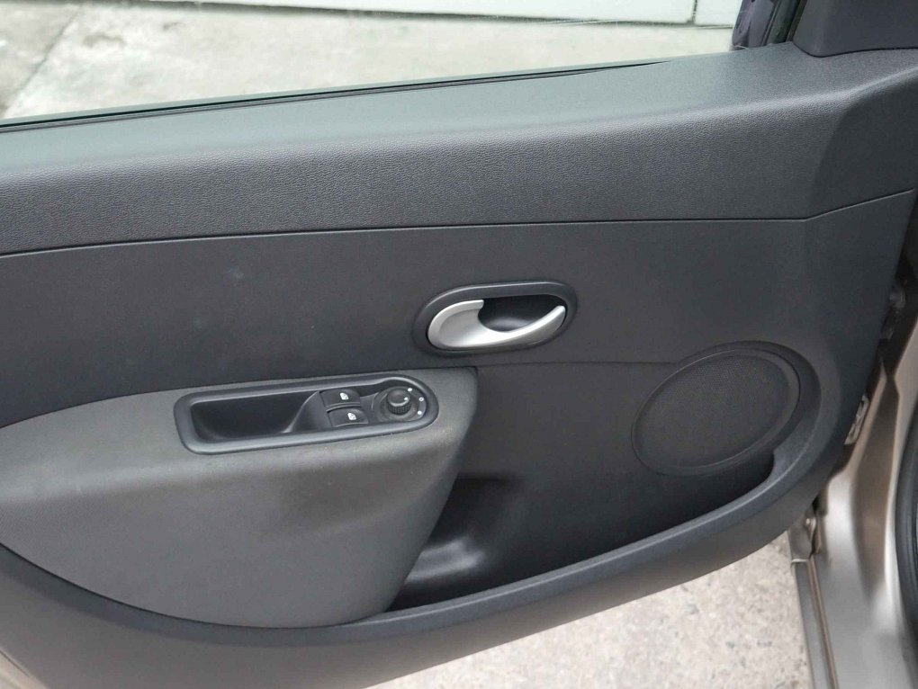 Renault Clio 1.2 16V 