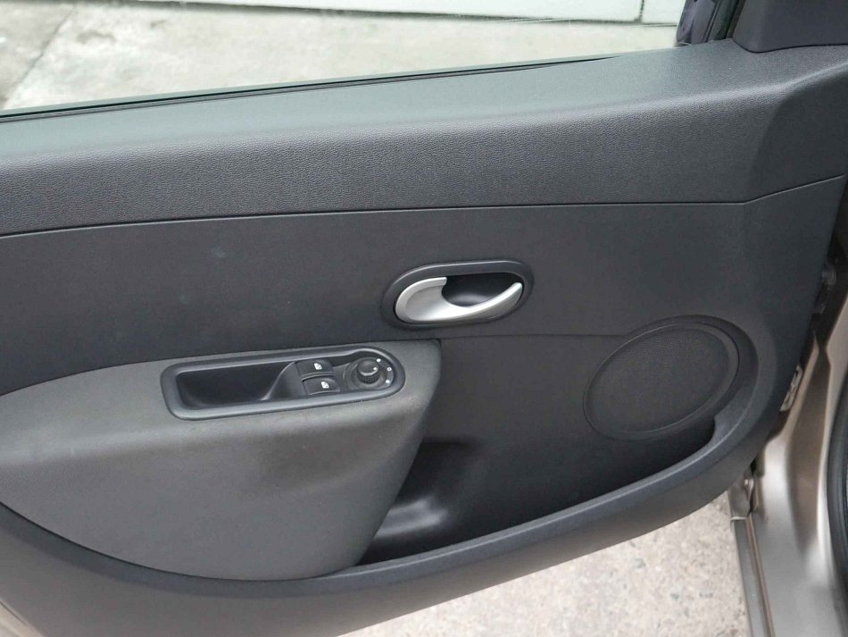 Renault Clio 1.2 16V 