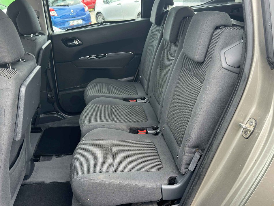Peugeot 5008 1.6 HDi 