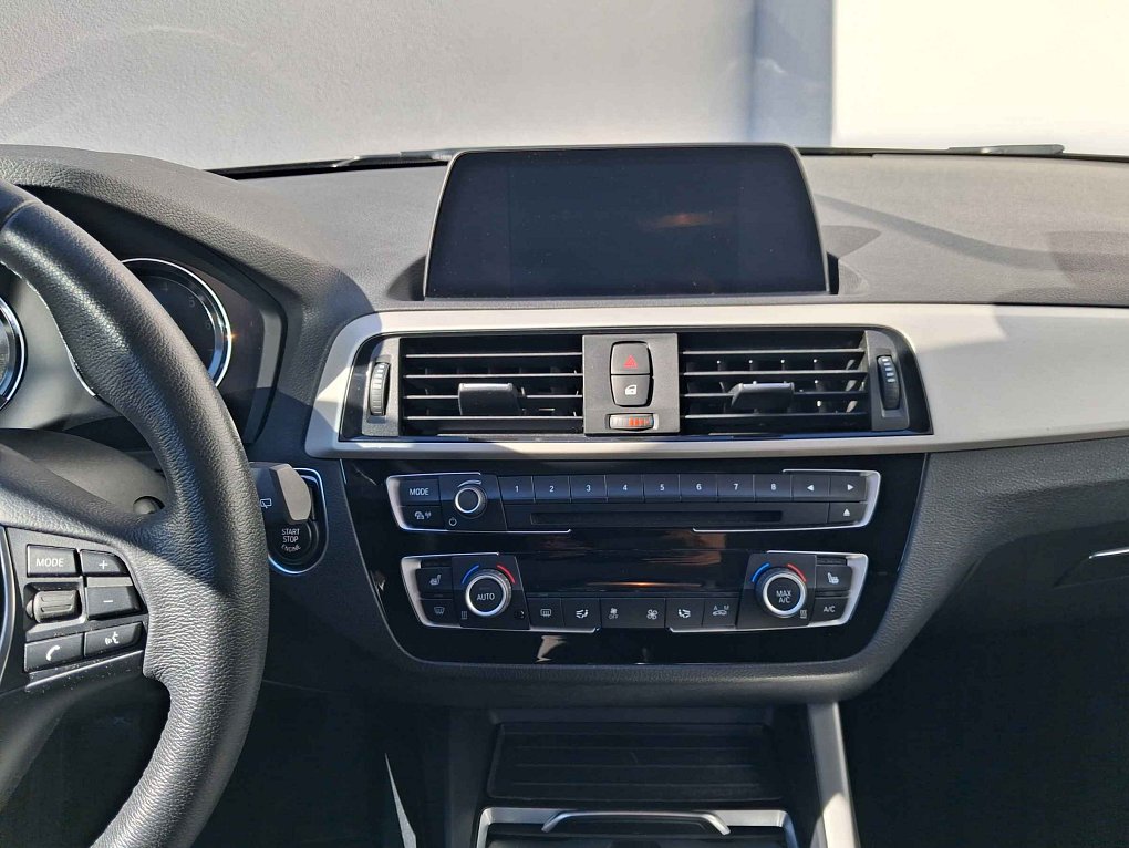 BMW Řada 1 1.5i  118i