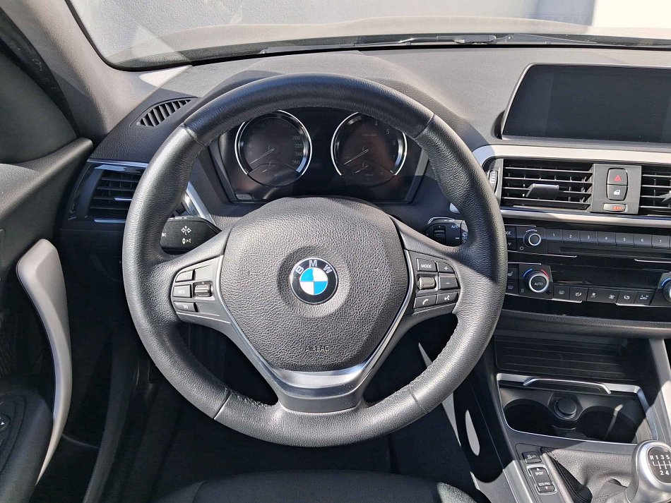 BMW Řada 1 1.5i  118i