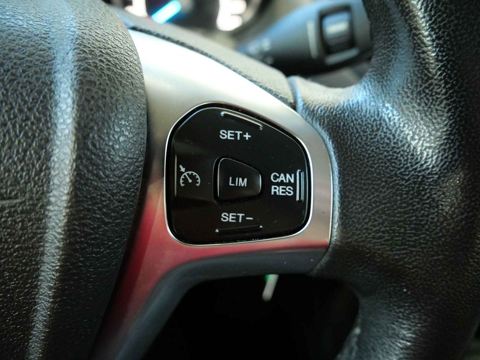 Ford Tourneo Courier 1.0T 