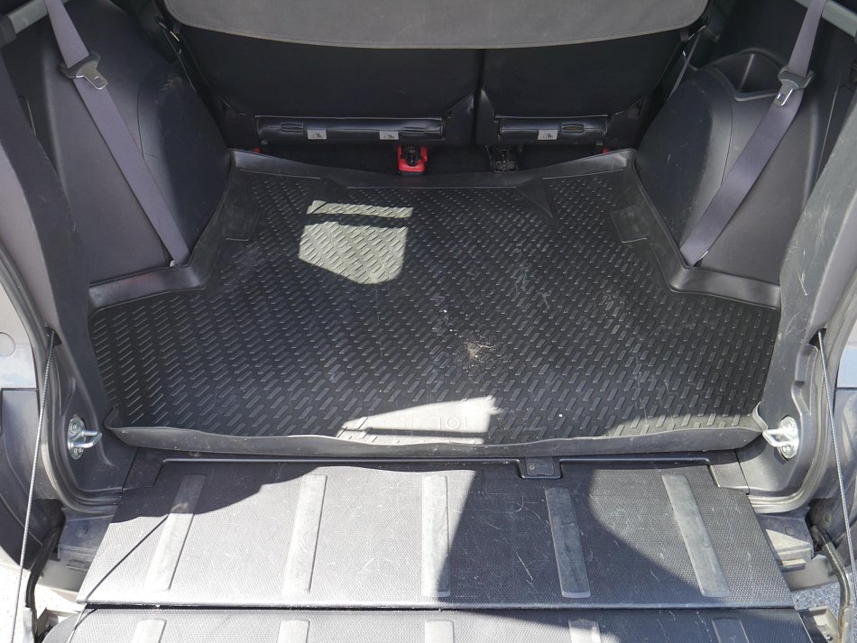 Citroën C-Crosser 2.2HDi  7míst, 4x4