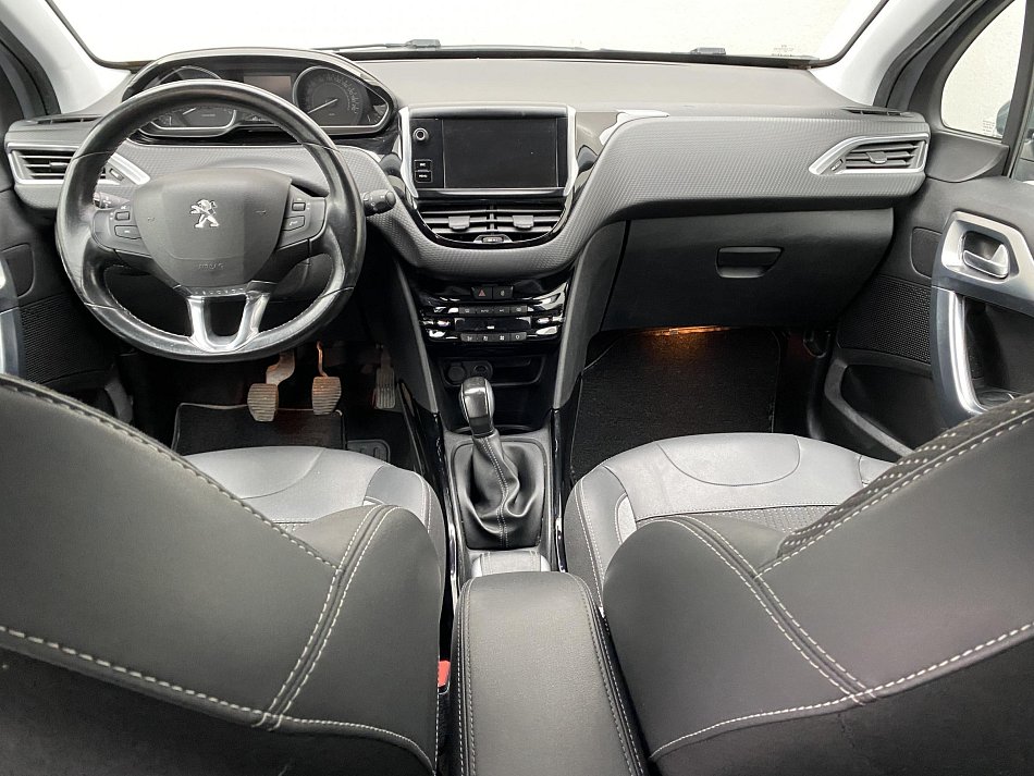 Peugeot 2008 1.2 PT Allure