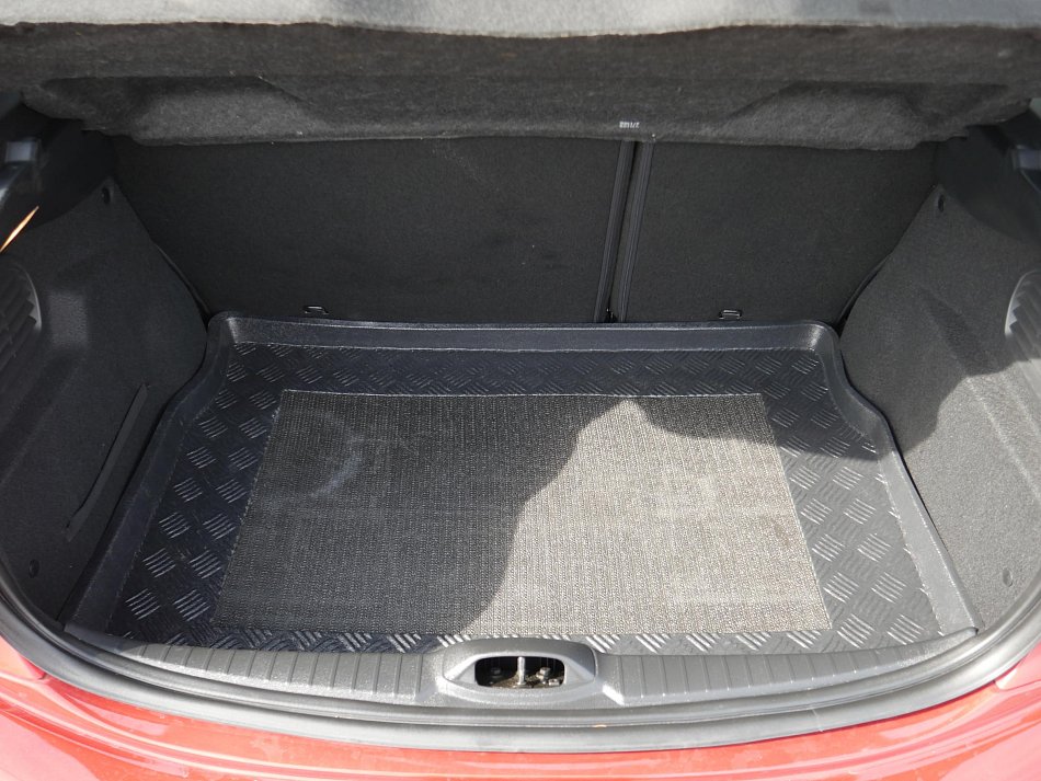 Peugeot 208 1.4 i 