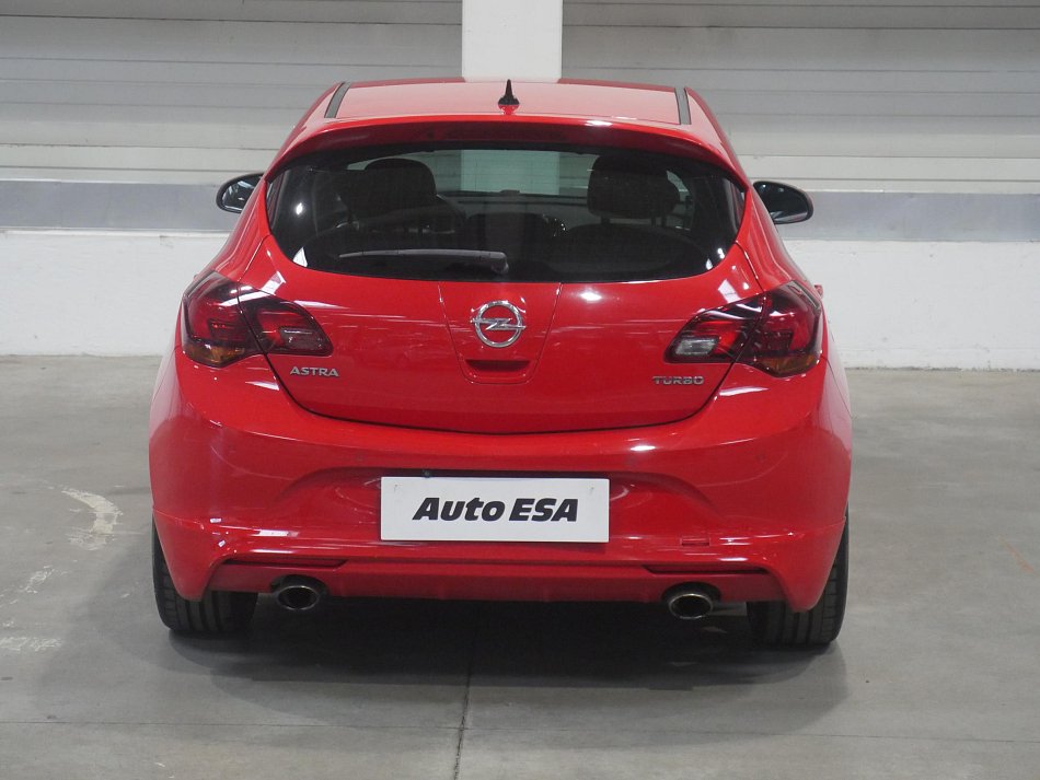 Opel Astra 1.4 Turbo OPC line