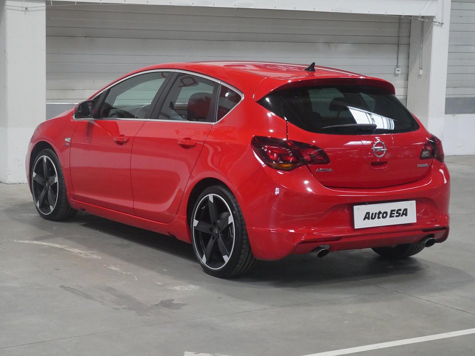 Opel Astra 1.4 Turbo OPC line