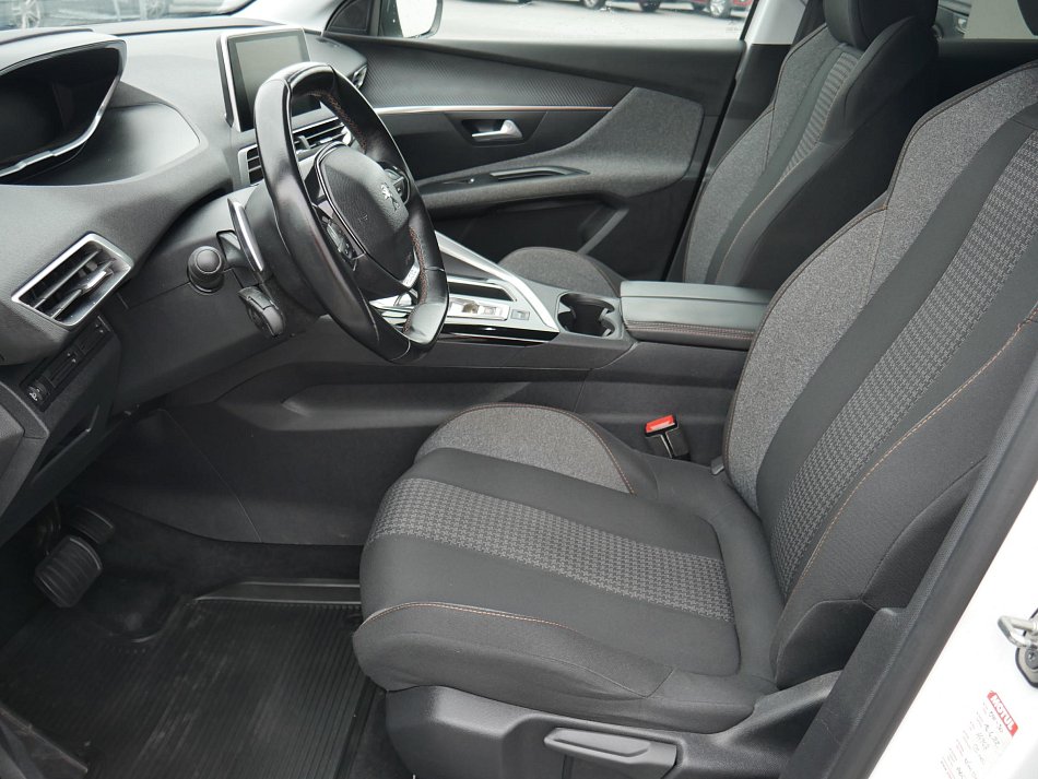 Peugeot 3008 1.2 PT 