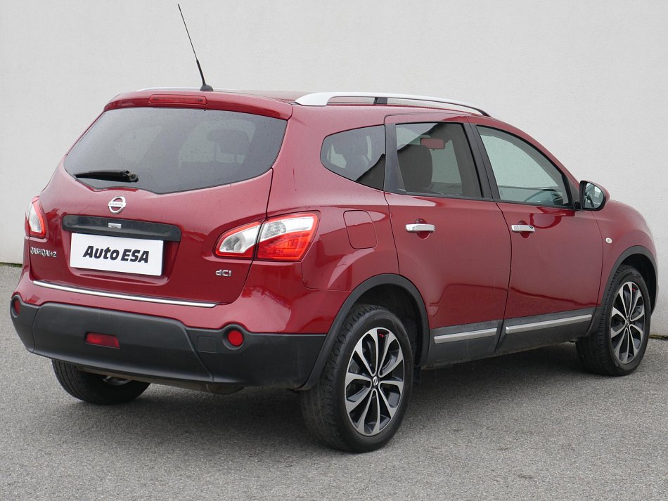 Nissan Qashqai 2.0 dCi  4x4, 7míst
