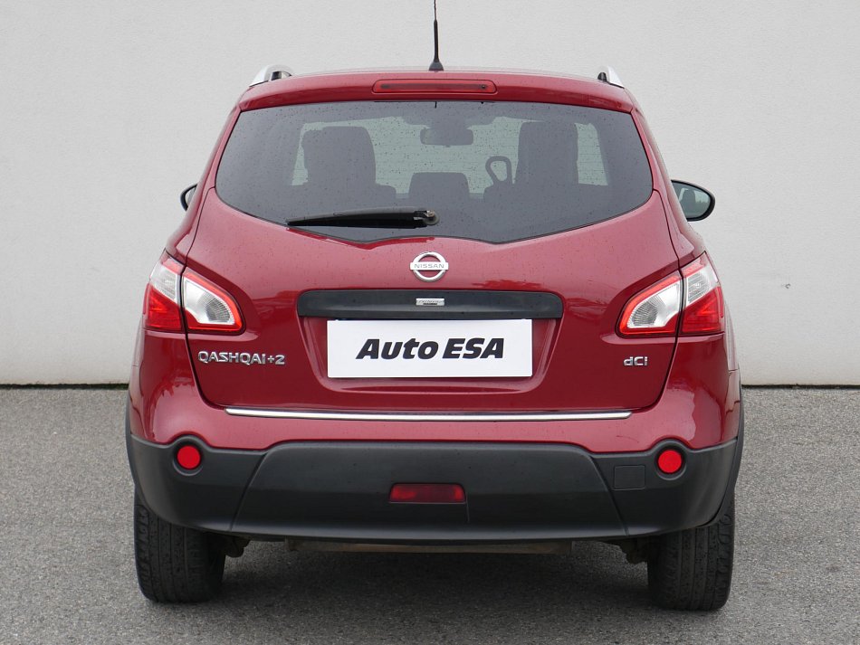 Nissan Qashqai 2.0 dCi  4x4, 7míst