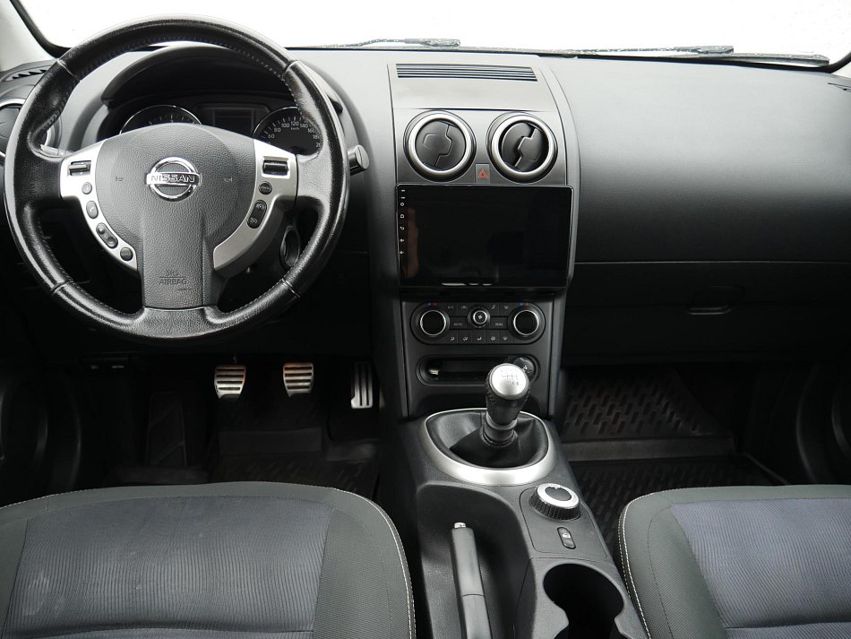 Nissan Qashqai 2.0 dCi  4x4, 7míst