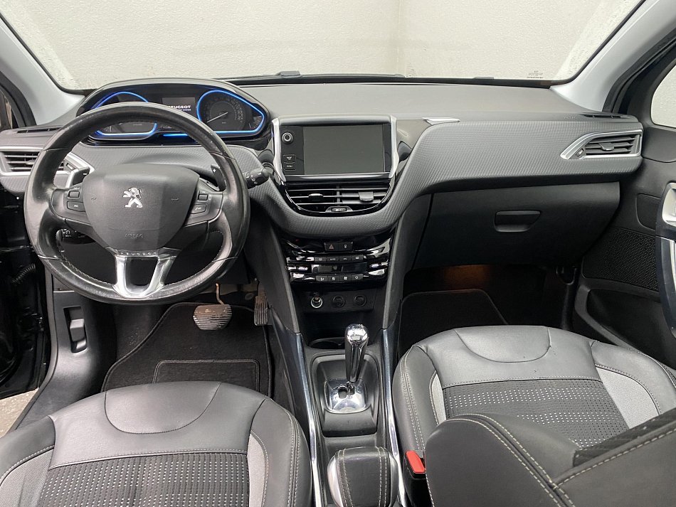 Peugeot 2008 1.6 e-HDI Allure