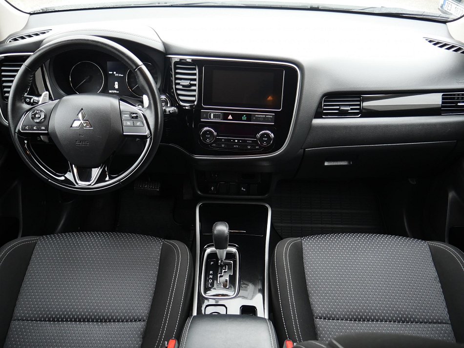 Mitsubishi Outlander 2.0MIVEC  4x4, 7míst