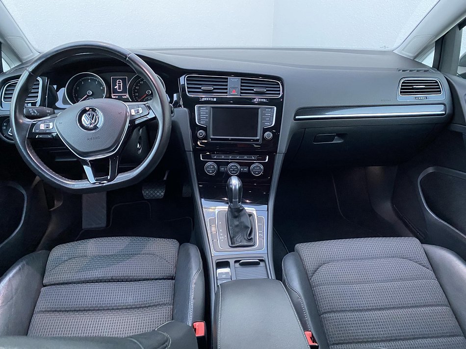 Volkswagen Golf 1.4 TSI 