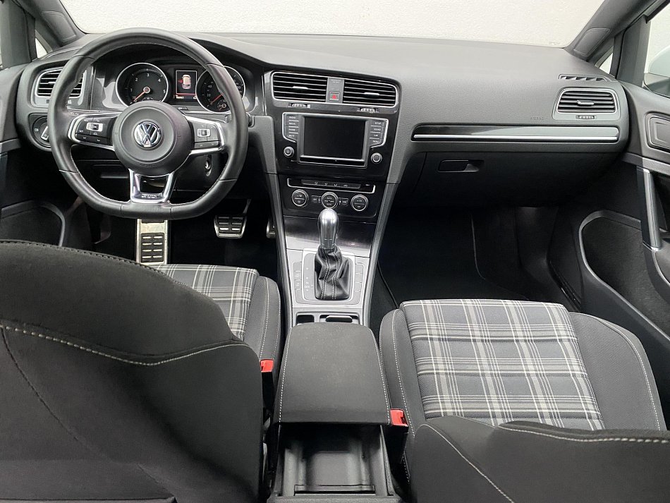 Volkswagen Golf 2.0 TDi GTD