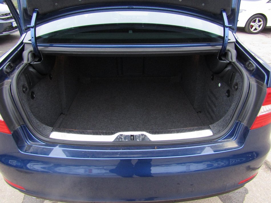 Škoda Superb II 2.0 TDi Elegance 4x4