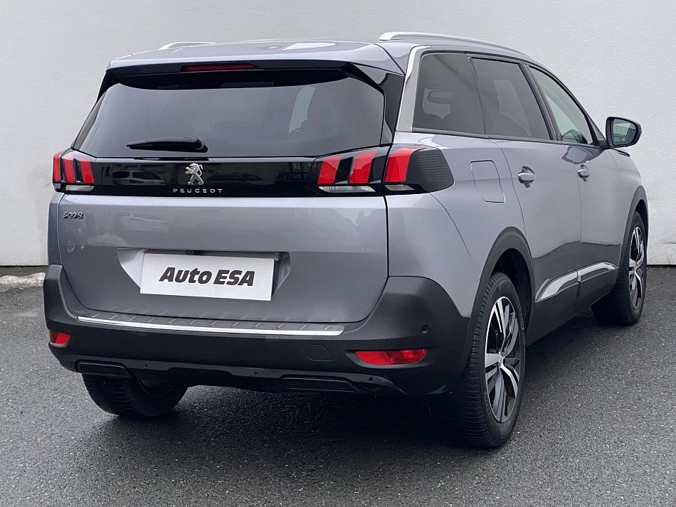 Peugeot 5008 1.2PT Allure