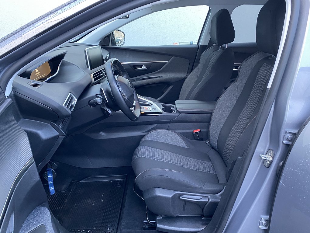 Peugeot 3008 1.2PT 