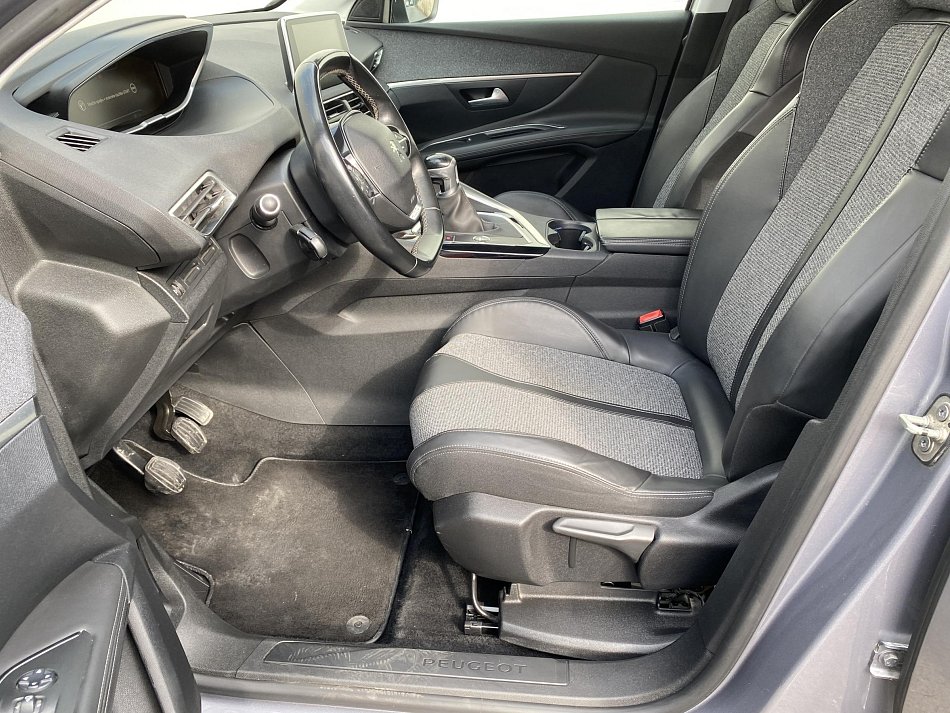 Peugeot 3008 1.2PT Allure