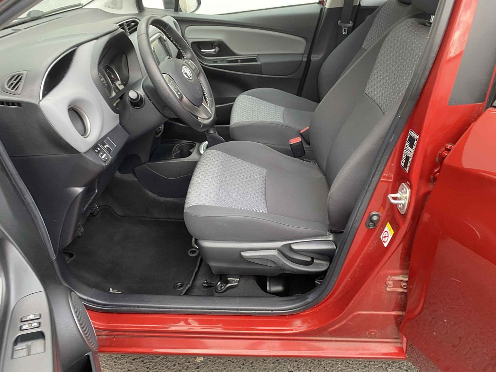 Toyota Yaris 1.3i 