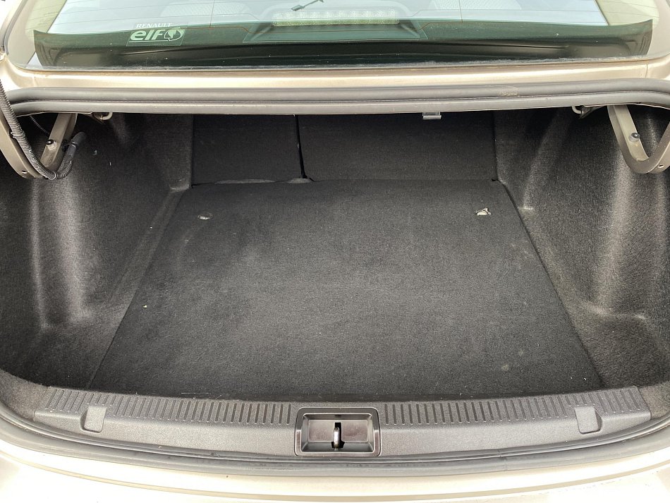 Renault Fluence 1.6i 
