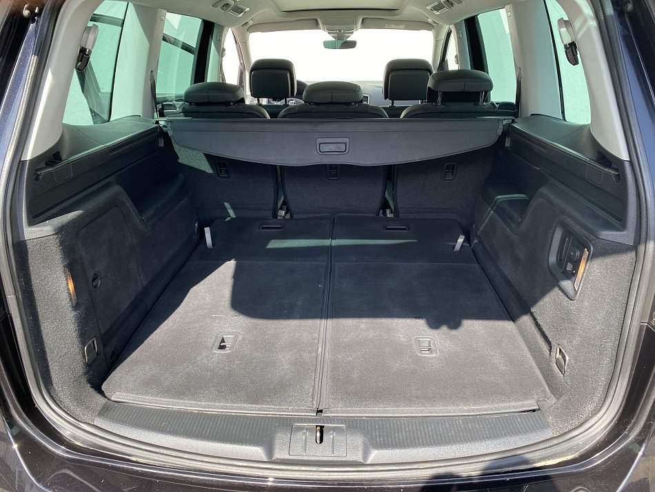 Volkswagen Sharan 2.0 TDi Highline 7míst