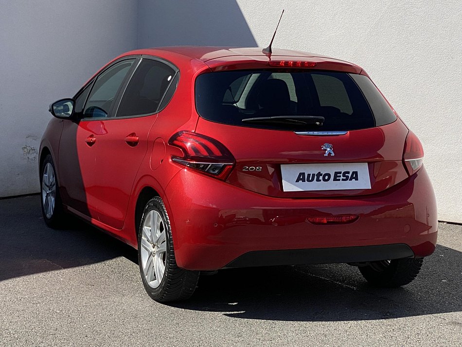 Peugeot 208 1.2i Signature