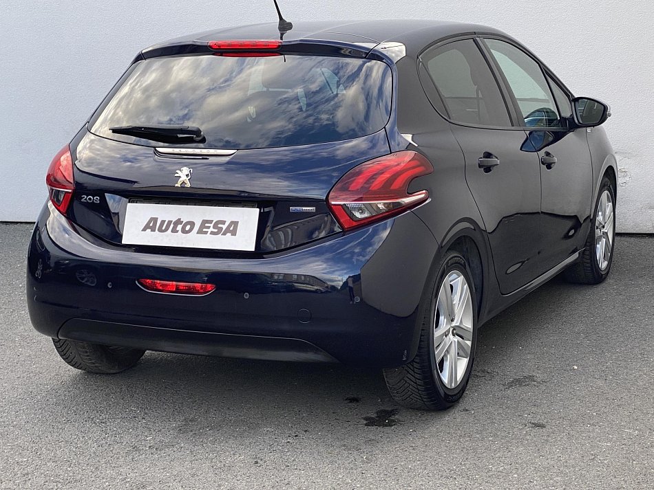 Peugeot 208 1.2i Style