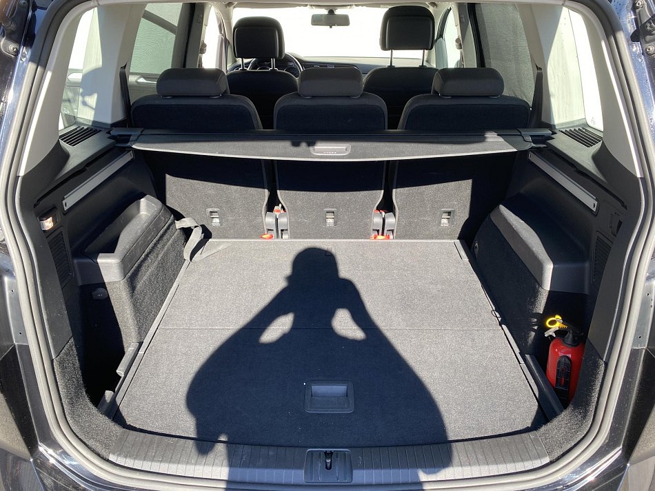 Volkswagen Touran 2.0 TDi 