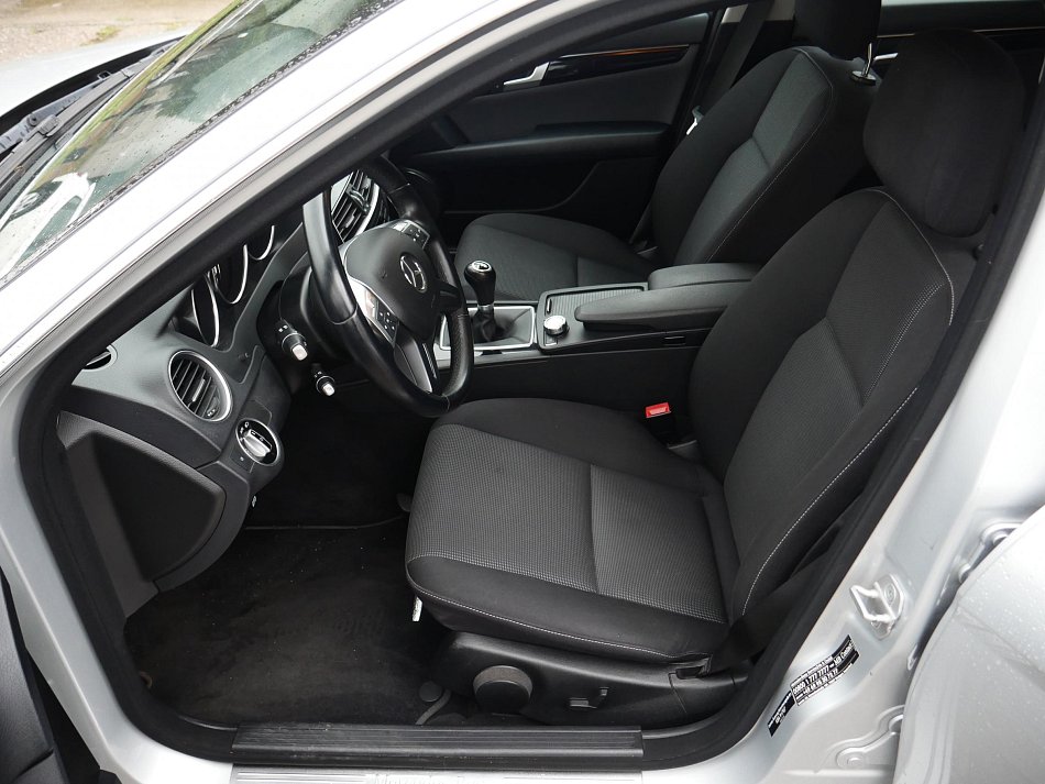 Mercedes-Benz Třída C 2.2CDi  C220