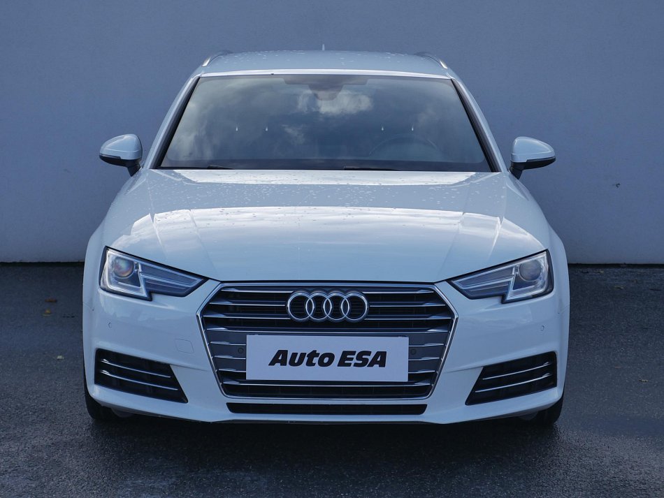 Audi A4 2.0 TDi S-line Quattro