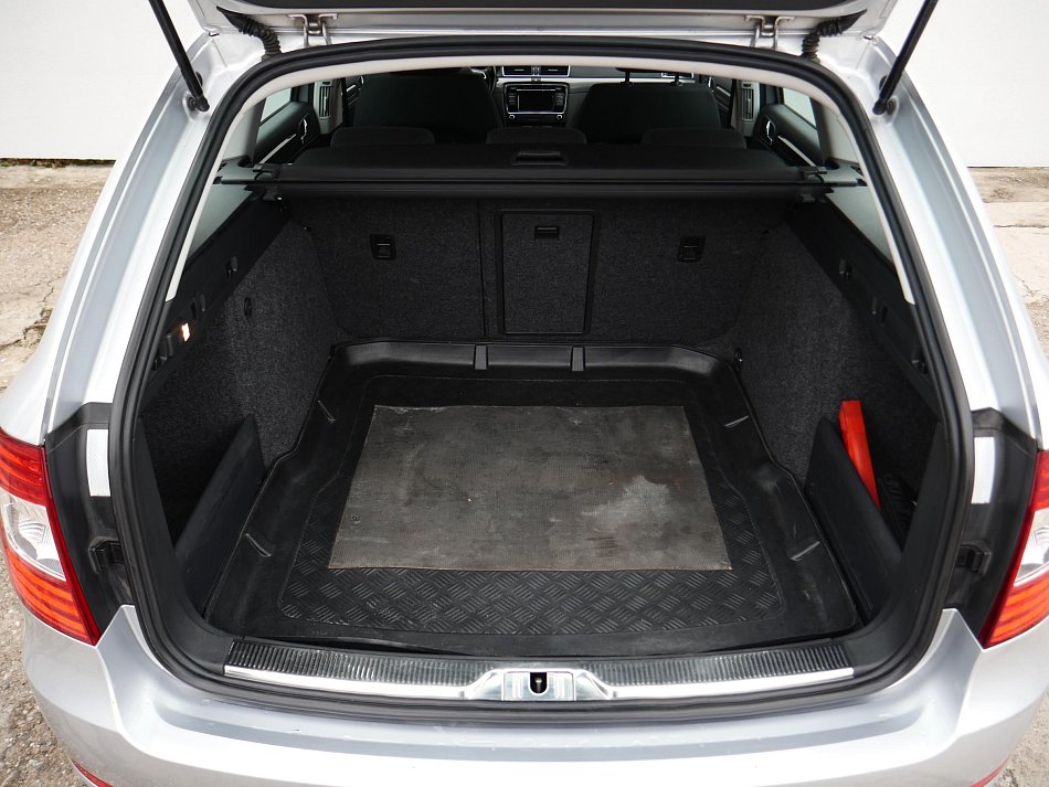 Škoda Superb II 2.0 TDi Active