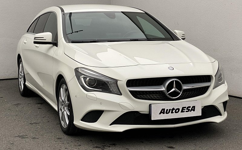 Mercedes-Benz CLA 1.6i  CLA180