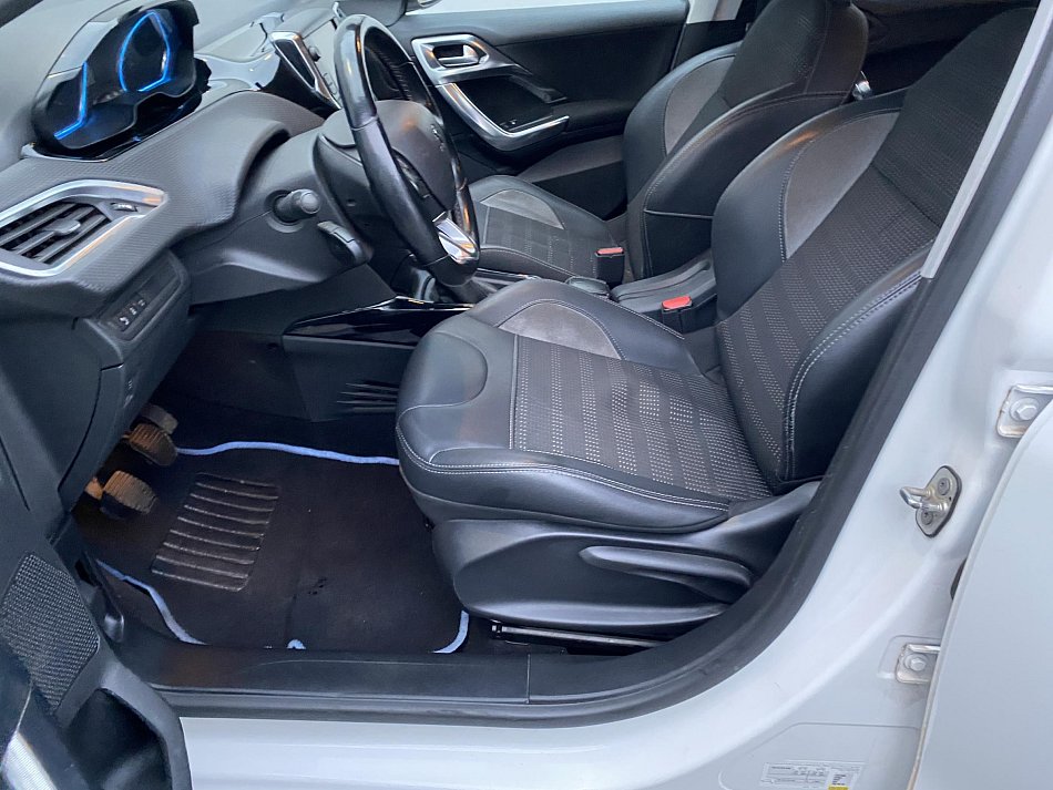 Peugeot 2008 1.2PT Allure