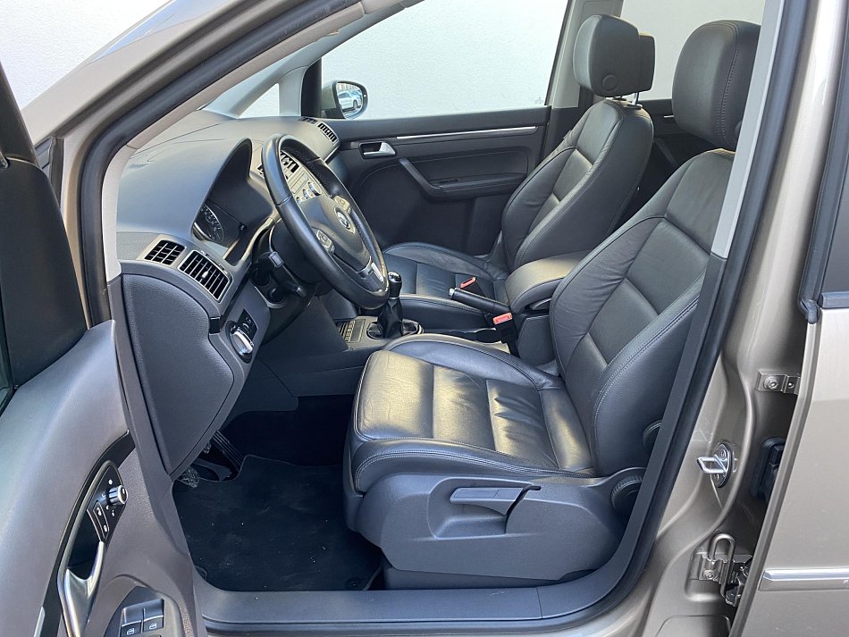 Volkswagen Touran 2.0 TDi Highline